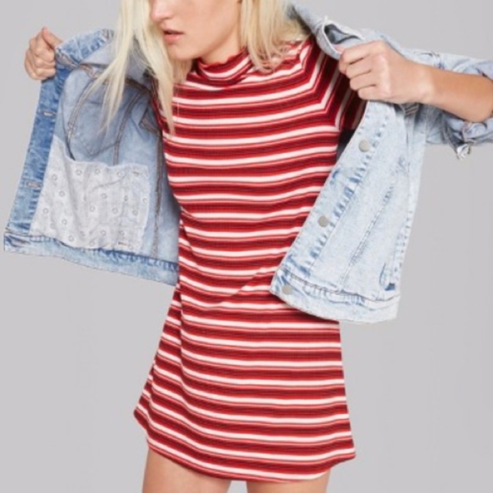 $5 W/ BUNDLE Wild Fable Red Striped T-Shirt Dress